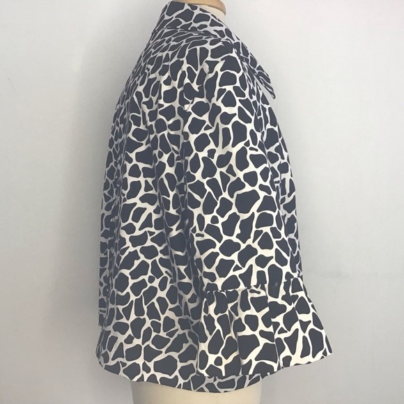 Sandro Sportswear Black/white giraffe print bell sleeve crop, swing Jacket 1X. - Picture 2 of 13